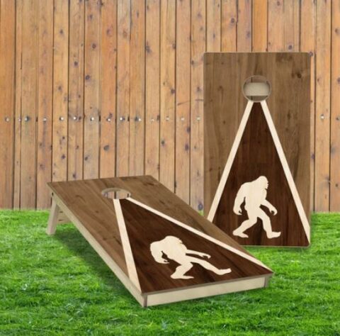 Legendary Bigfoot vs. Alien Cornhole Game Set